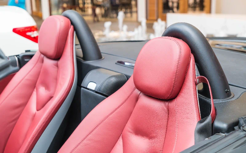 Cómo limpiar los asientos del coche de cuero