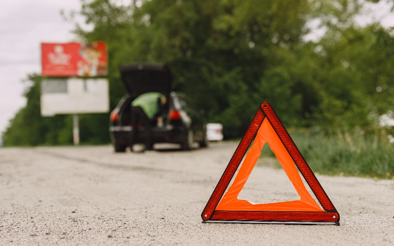 Obligación de Usar la Baliza V16 en España