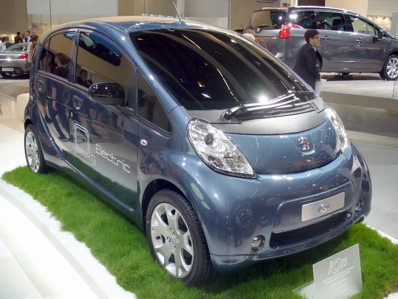 Coche eléctrico Peugeot ION