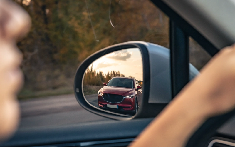 Multas por adelantar por la derecha