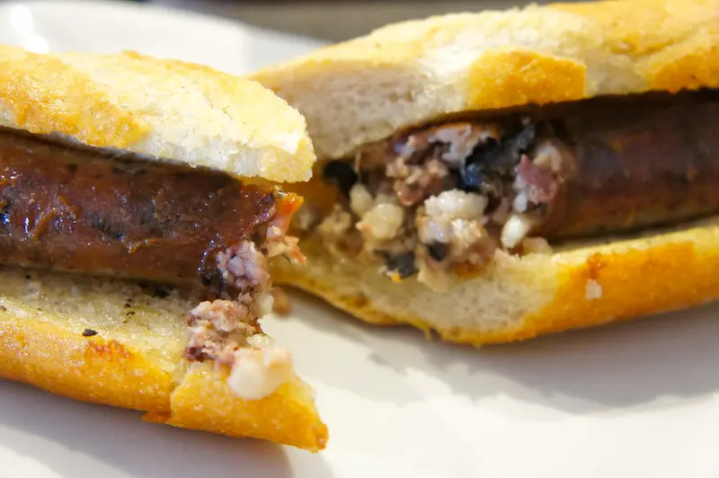 bocadillo de butifarra de perol